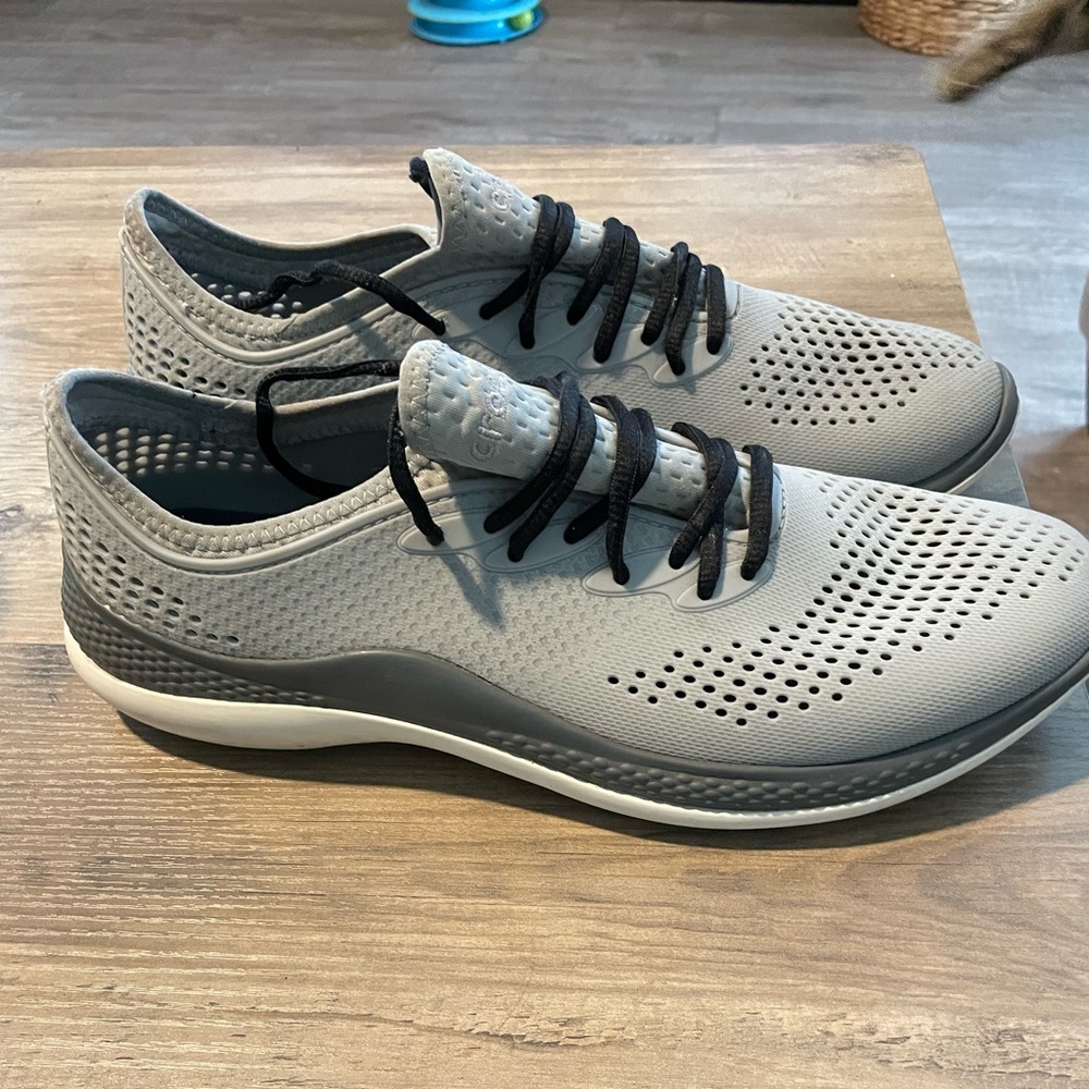 CROCS Men's Gray and Black LiteRide Sneakers